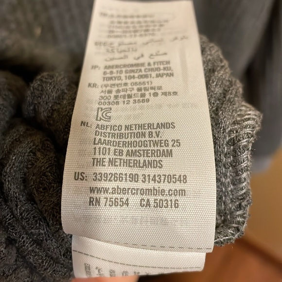 Hollister size Small waffle knit top. - Picture 5 of 6